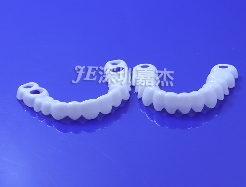 矽膠牙套適合使用的年齡段在什麽位置？