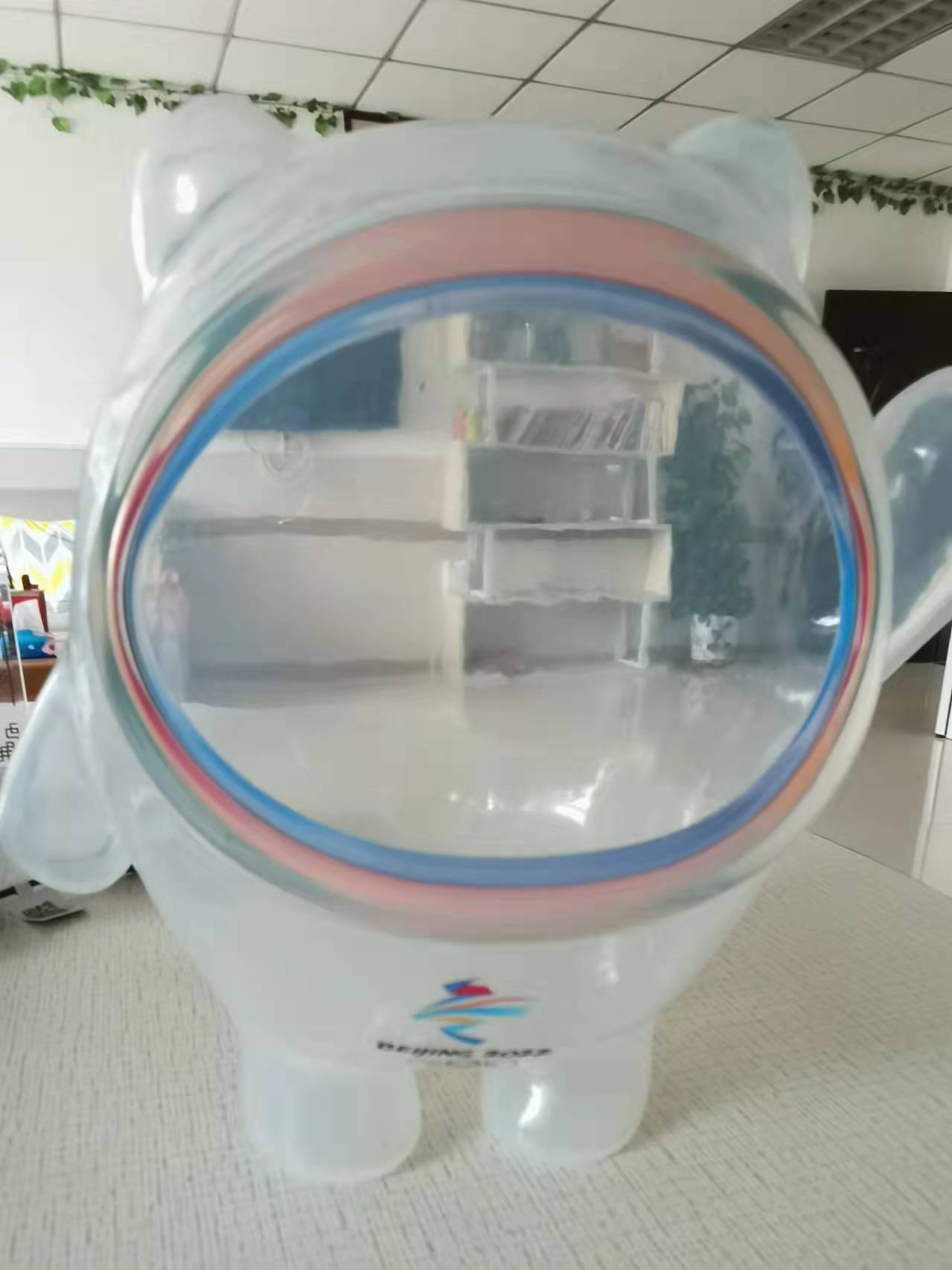 冰墩墩的矽膠外殼黃變是正常現象嗎？